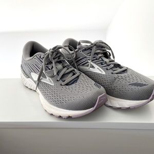 Women’s Brooks Adrenaline GTS 19 Running Sneakers
